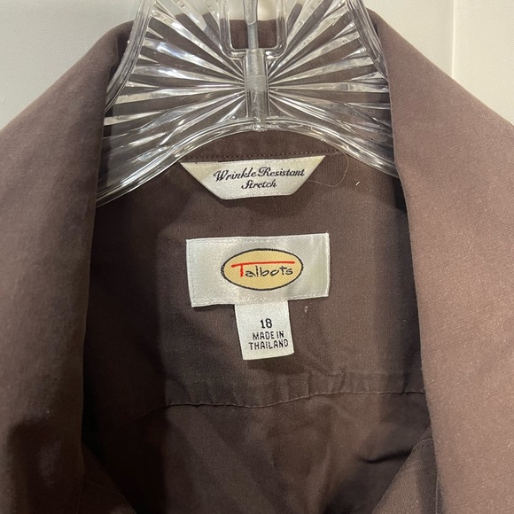 Talbots brown collared button down tank top. Wrinkle resistant stretch tank. - Picture 2 of 5